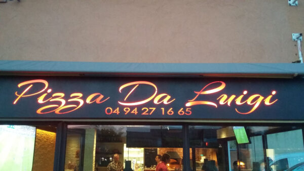 Enseigne découpe laser