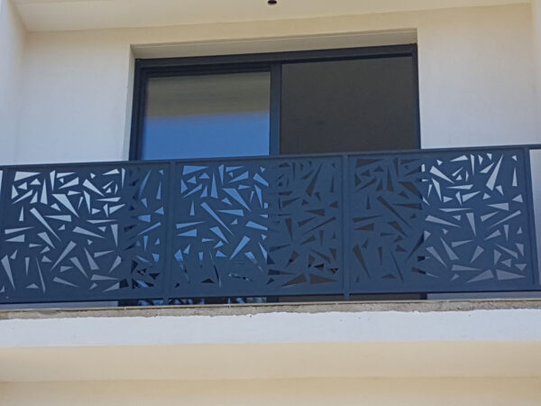 Garde-corps de terrasse en découpe laser design – Image 4