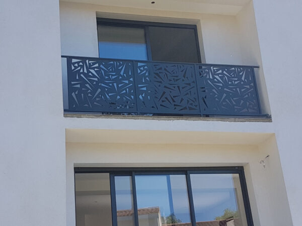 Garde-corps de terrasse en découpe laser design
