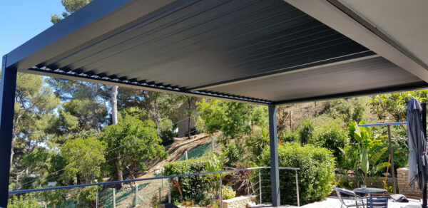 Pergola bioclimatique sur terrasse teck – Image 5