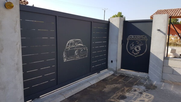 Portail coulissant et portillon personnalisés avec découpe laser