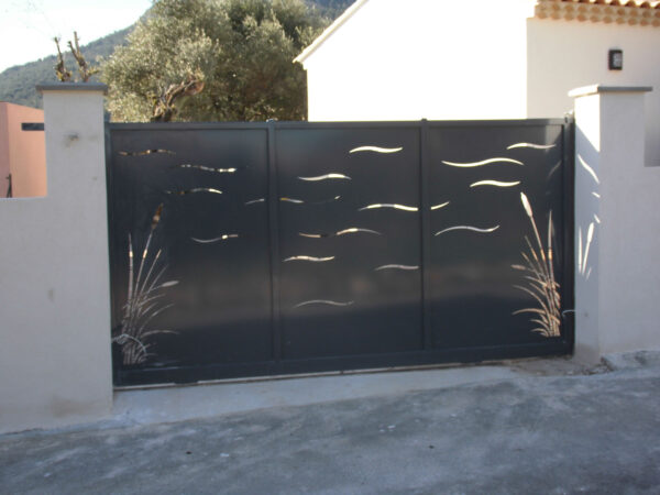 Portail coulissant moderne