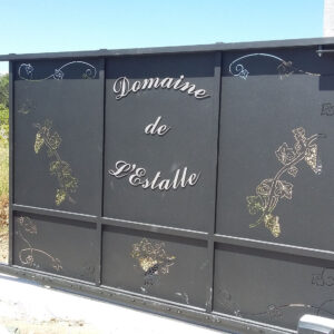 Portail découpe laser et motif relief