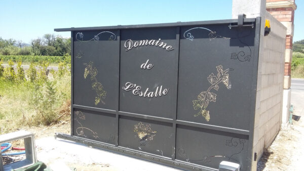 Portail découpe laser et motif relief