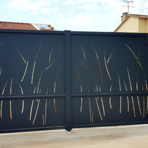 Portail deux vantaux avec motif feuillage