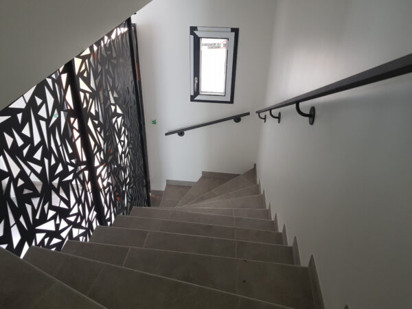 Rampe d'escalier claustra laser – Image 3