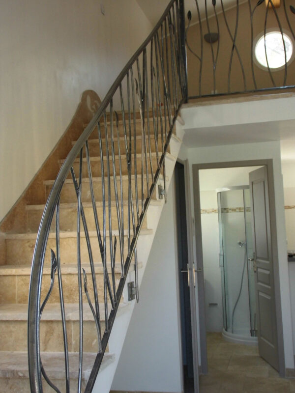 Rampe d'escalier contemporaine sur mesure – Image 6