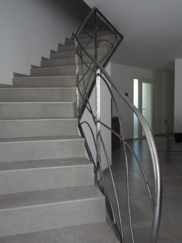 Rampe d'escalier design sur mesure – Image 4