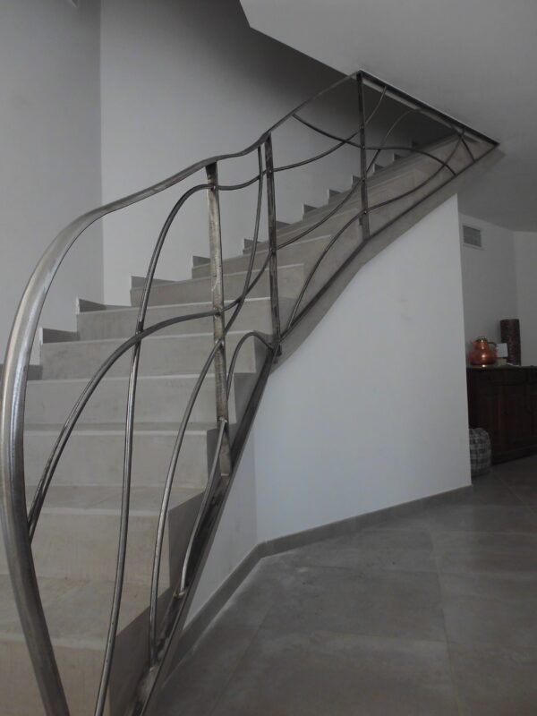 Rampe d'escalier design sur mesure
