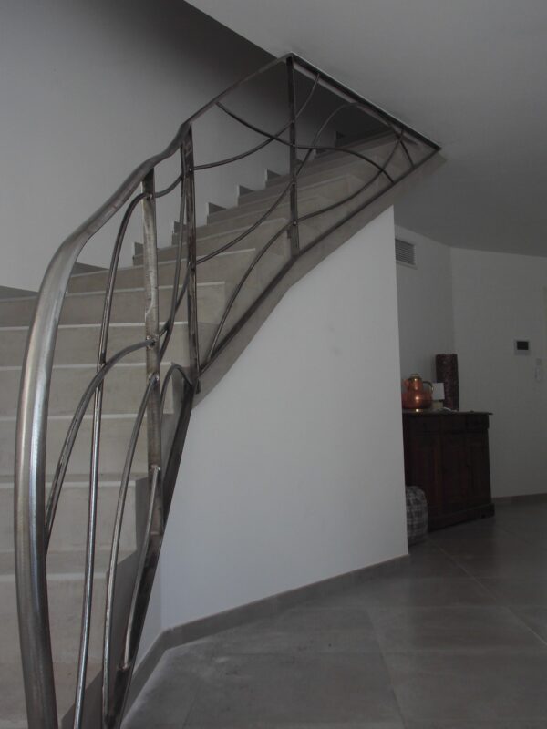 Rampe d'escalier design sur mesure – Image 2
